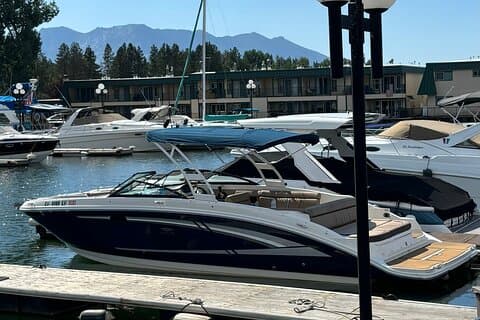 Lake Tahoe Couple Experiencia especial en yates