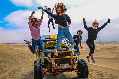 Von Lima : Ballestas Inseln + Huacachina & Dünen Buggy