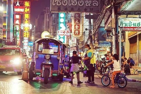 Premium Night Private Tuk Tuk Tour em Bangkok com refeições