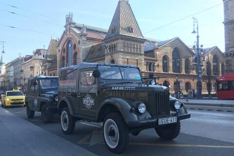 Budapest Sunrise Tour in einem russischen Vintage Jeep