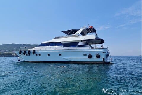 Istanbul Private Bosphorus Luxury Yacht 25m 82ft – 32 Guests