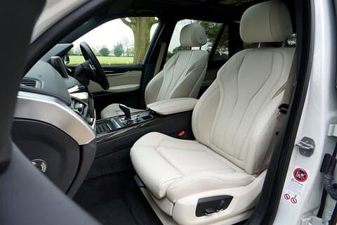 Economy Transfer from Dublin Airport to Belfast