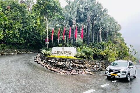 Privat bil från Da nang flygplats till InterContinental Danang Sun Peninsula Resort