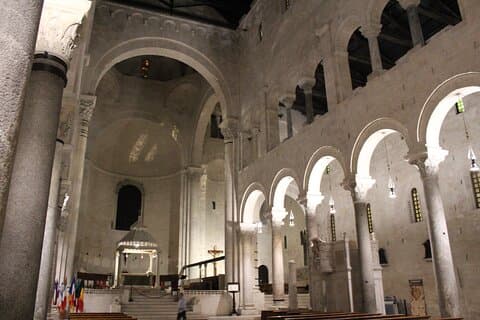 Bari's St Nicholas Basilica, Cathedral and Old City Catholic Tour
