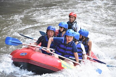 Das beste Wildwasser-Rafting-Abenteuer in Ubud auf Ayung River!