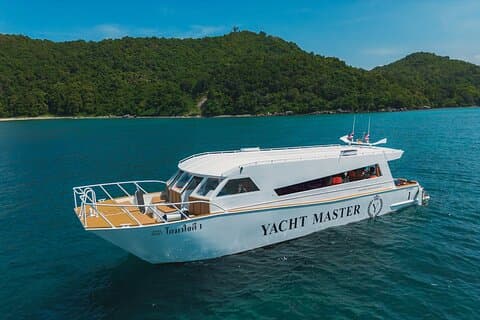 Phuket: Phi Phi, Bambus & Maithon Inseln Tour mit Speed Catamaran