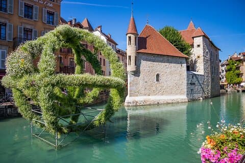 Transfer privado de Genebra para Genova com 2h parada em Annecy