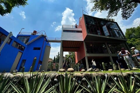 Omvisning i Diego Rivera Frida Kahlo Studio House
