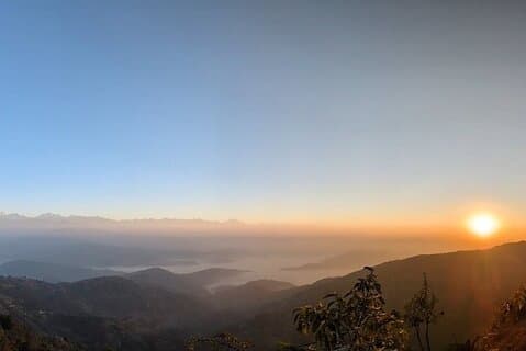 "Majestic Sunrise: O ponto de vista deslumbrante de Nagarkot"