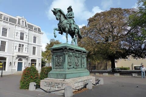 Oplev Haag: Kongelige paladser, Binnenhof og historiske vartegn
