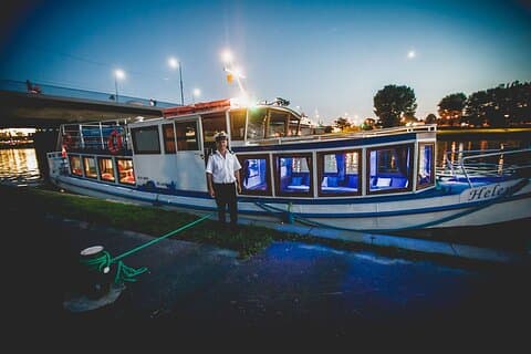 Cracovie: Excursion en bateau d'une heure en soirée ou de nuit