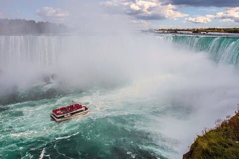 Fotbollsfans : 5 - Day Toronto, Montreal, Ottawa, Quebec,Niagara Tour