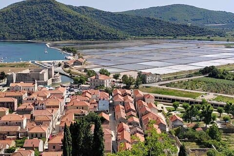 Ancient Ston Walls & Exquisite Oysters: A Half-Day Adventure