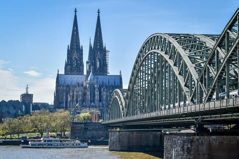 Köln Walking Tour fra den romerske æra til 2. verdenskrig med en app