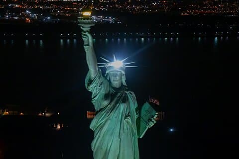 New York City and Westchester Holiday Lights Helicopter Tour