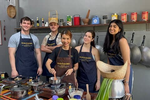 Hands-on Thai Cooking Class Bangkok med lokal kokk (små grupper)
