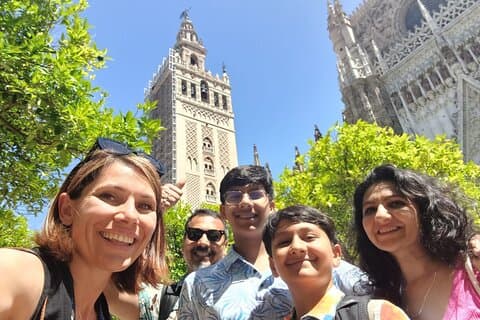 Exklusiv rundtur med katedralen - Giralda Tower och Columbus grav