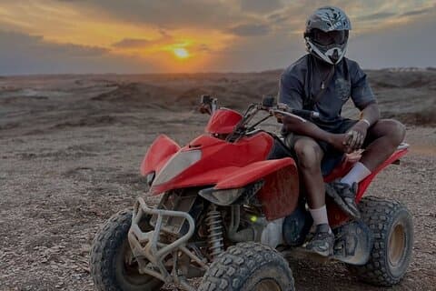 Marrakech : Agafay woestijn Quads, Kamelen & Diner met Vuurshow