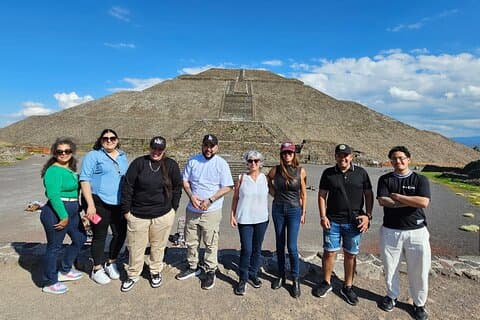VIP-transport til Teotihuacan-pyramiderne på din vej