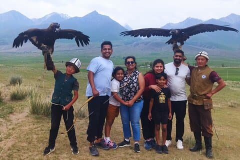 4 dagars Issyk Kul Lake Tour: Yurt Stay, Eagle Show, Ridning