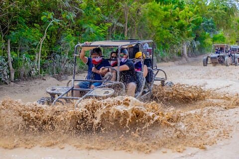 Buggy Abenteuer in Punta Cana Kultur Strand und Cenote