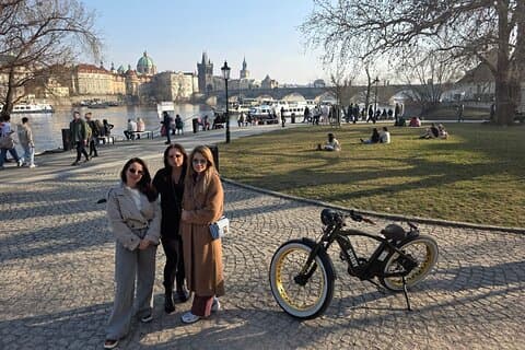 Points de vue et visites de Prague sur le vélo électrique confortable