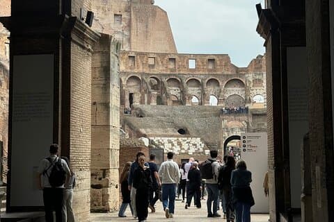 Accès au Colisée et à la Rome antique avec un hôte