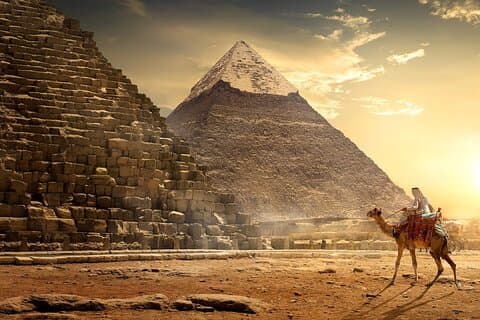 From Hurghada: Small Group Pyramids & Museum with BBQ