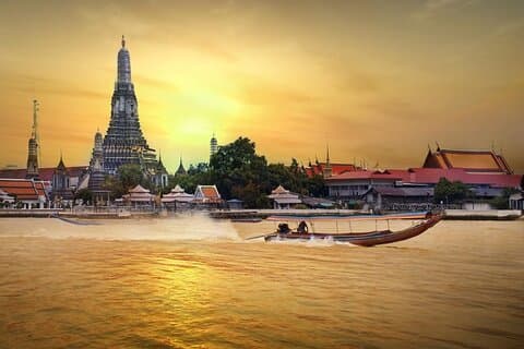 Bangkok Custom Car Charter. Bezoek Grand Palace, Wat Pho & More