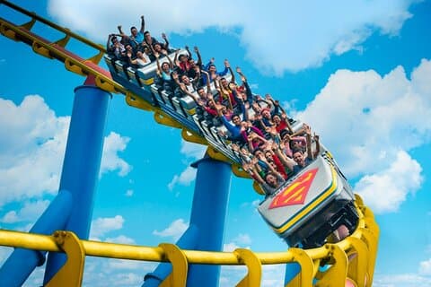 Bilhete de admissão do Six Flags México com transporte