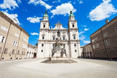Passeio a pé pela Cidade Velha da Catedral de Salzburgo