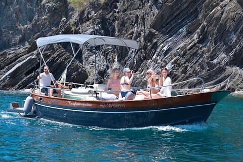 6 and a half hour boat tour of Cinque Terre