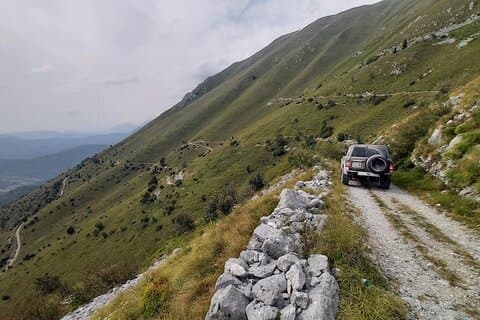Von Küste zu Alpen Exklusives Überlandungsabenteuer nach Maß