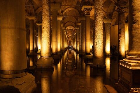 Besøg Medusas hemmelige basilika Cistern