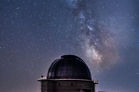 All inclusive natt under kosmos på fjelltopper observatoriet