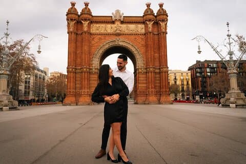 Barcelona: Profesjonell fotoshoot utenfor Triumfbuen
