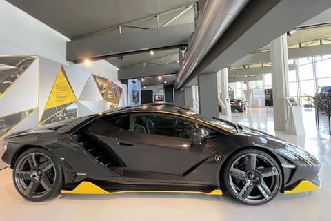 Bologna: Guidad tur och inträdesbiljett till Lamborghini Museum