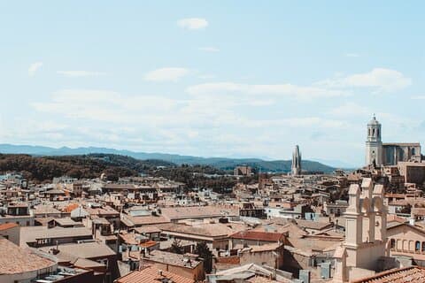 Tour guidato privato di un giorno a Montserrat e Girona da Barcellona