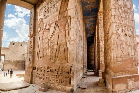 Excursão privada em Queens Valley Habu e Ramesseum Temples