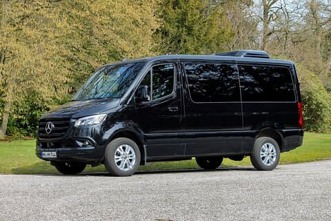 Trasferimento dall'aeroporto di Amburgo VIP Sprinter (fino a 8 persone)