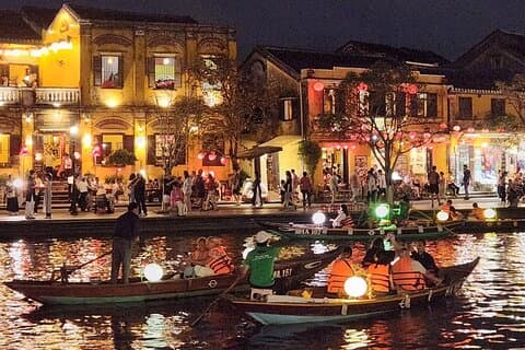 Montañas de Mármol - Ciudad de Hoi An- Mercado nocturno- Paseo en barco por Sampan