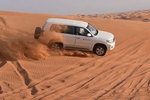Desert Safari Dubai com Dune Bashing e jantar de buffet