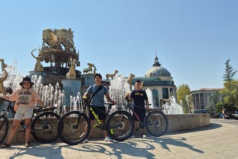 Visite à vélo authentique de Kutaisi – Routes rurales et Géorgie réelle