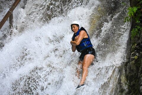 Excursão pelas Cataratas de Puerto Plata Damajagua com almoço