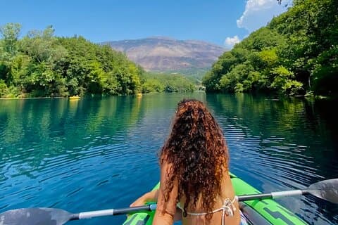 Blue Eye Kayak , visite à pied et château de Lekursi