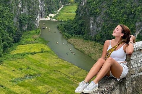 Hanoi Privat Dagstur til Hoa Lu, Tam Coc, Mua Cave, Lokal Familie