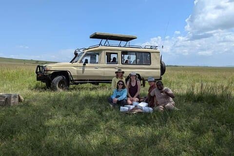 3-dagers gruppe med safari til Masai Mara med en Land CruiserJeep