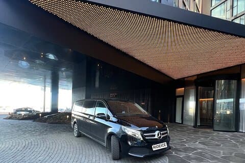 Keflavik Airport : Privétransfer van/naar Reykjavik
