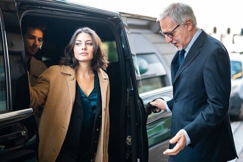 Private transfer from Charles DE Gaulle Airport CDG to Paris