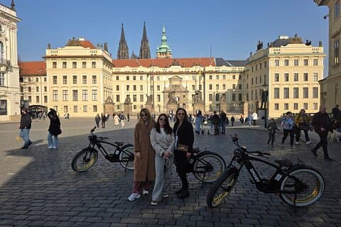 Punti salienti e panoramici di Praga, Giro turistico in ebike